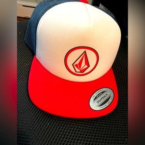 Volcom NWT Snapback Hat